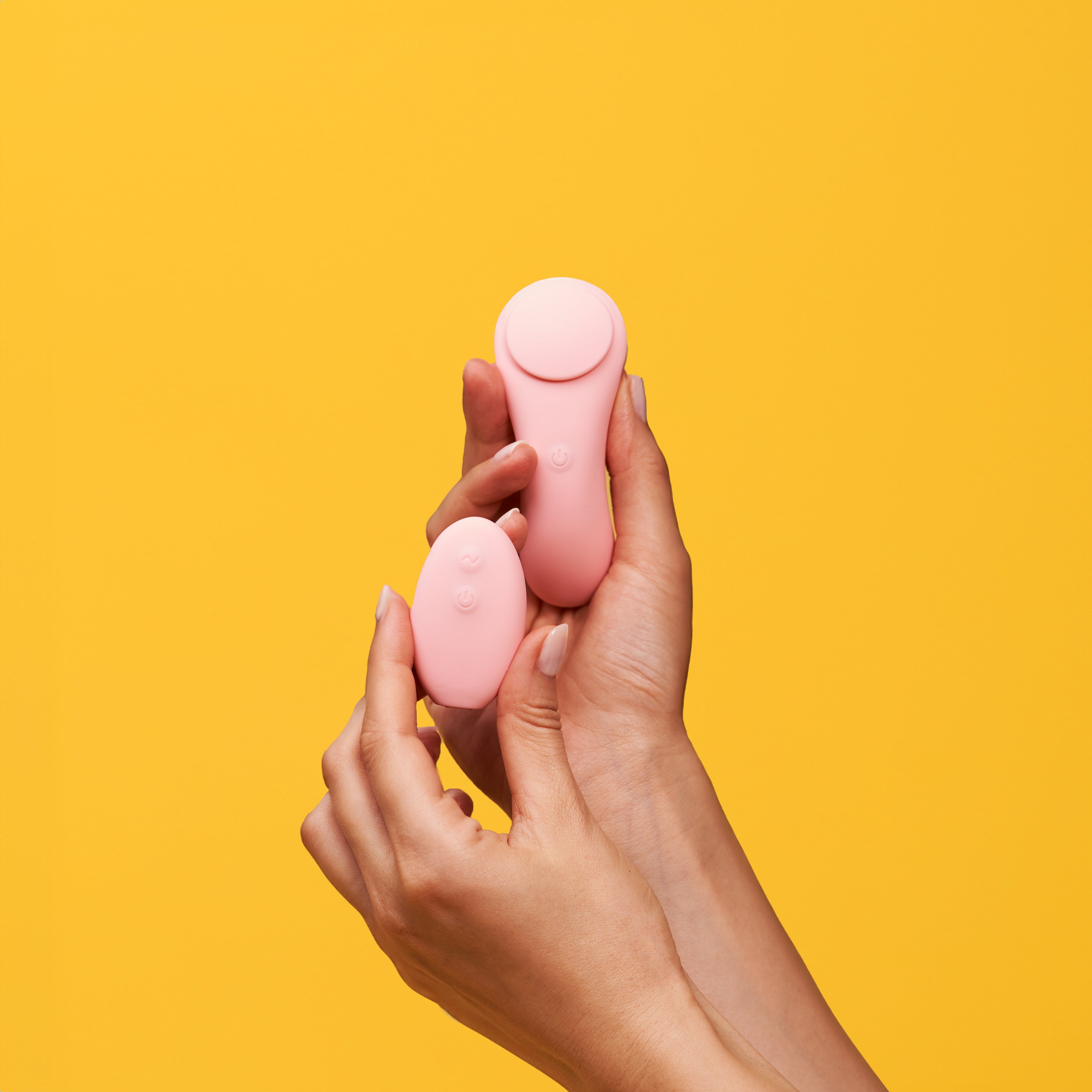 Pixie リモコン付きパンティバイブレーター フロントビュー